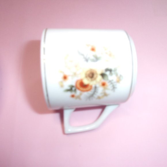 Pair of Porcelain Doll Tea Cups. - Picture 3 of 6